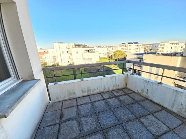 T2 de 42m2 avec balcon, pkg en dernier étage Grand Selve Ven