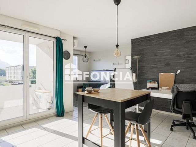 ✨ T2 de 47 m² en excellent état, avec terrasse couverte et ascenseur, au cœur d’un secteur recherché proche des transports. Une opportunité à