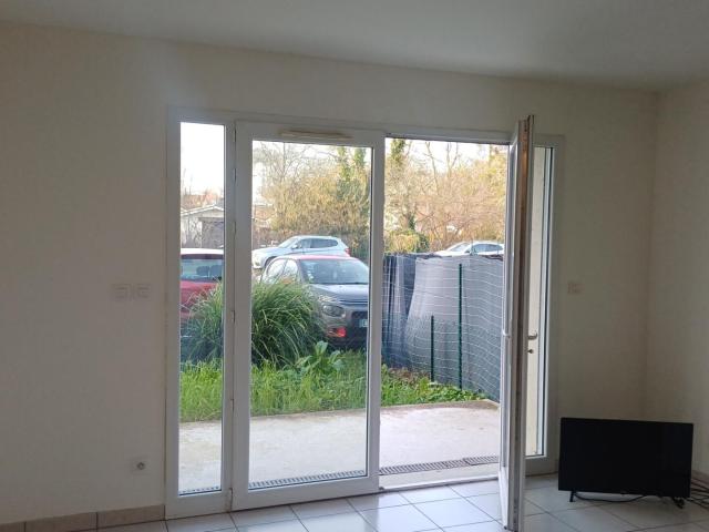 T2 DE 44 M2 AVEC TERRASSE ET PETIT JARDIN 1 PLACE DE PARKING