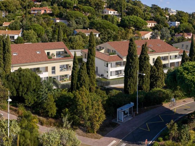 T2 de 44 m² avec jardin de 59m², Bormes les Mimosas 276 000