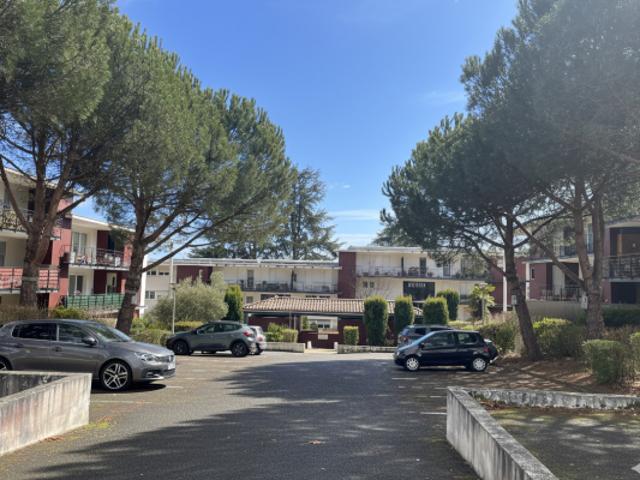 T2 de 45 m2 avec terrasse et piscine Cenon