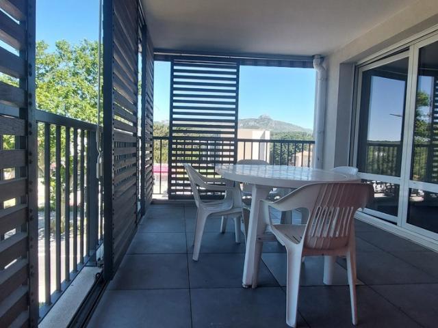 T2 de 52 m² avec 2 Terrasses & Vue Garlaban – Idéal Seniors, Couple ou Investissement – Aubagne