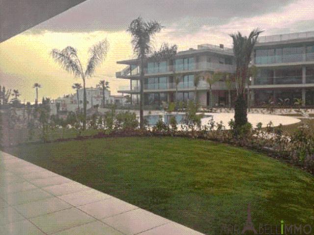 Carvoeiro – Apartamento T2 mobilado em rés do jardim elevado com terraço, jardim privado e vista mar, Lagoa, Carvoeiro