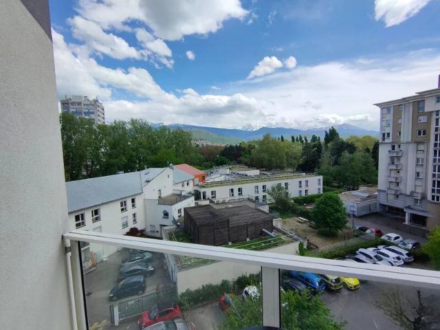 T2 de 28,5 m² avec balcon et place de parking