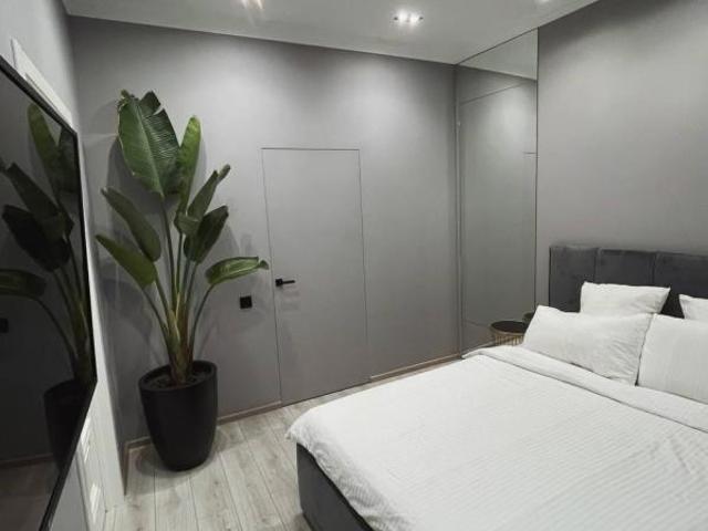 T2 de 30m² – Paris 17 – étage élevé – 833/mois CC