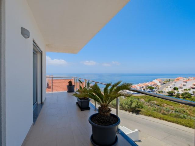 T2 de Último Andar com Vista de Mar 360º, terraço e Piscina | Ericeira Sul