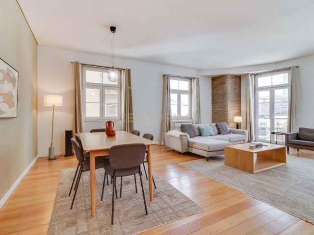 T2 de charme com 105m² na Baixa Chiado | Rua da Misericórdia | Pronto a habitar