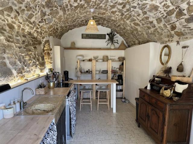 T2 de charme en rez de jardin avec vue, proche Toulon ? 38 m²