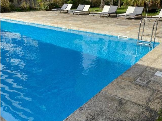 T2 de Luxo com Varanda de 25 m², Piscina e Garagem Fechada na Foz do Douro