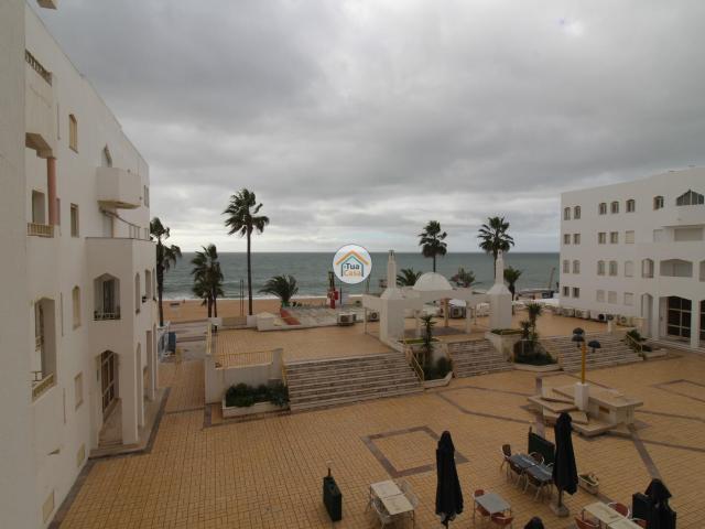 T2 de Luxo Totalmente Remodelado – A 50 metros da Praia de Quarteira!