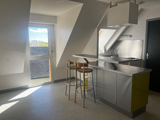 T2 dernier étage Idéal investissement locatif Proximité pôle étudiant