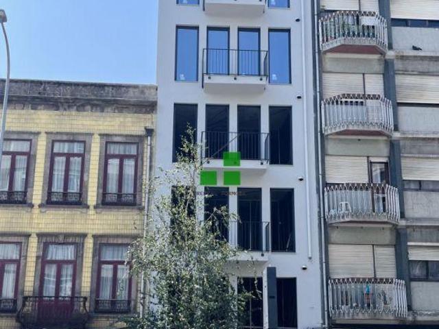 T2 DÚPLEX COM JARDIM DE GARAGEM AV.FERNÃO DE MAGALHÃES | 26064060815