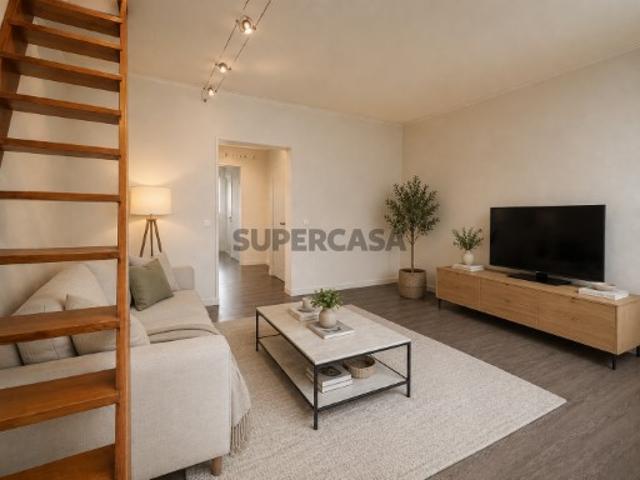 T2 Duplex com Suite e Varandas | Algés