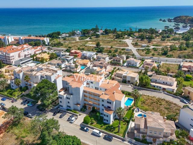 T2 Duplex com Vista Mar, 2 Terraços e Piscina a 300m da Prai. 89m² Portimão