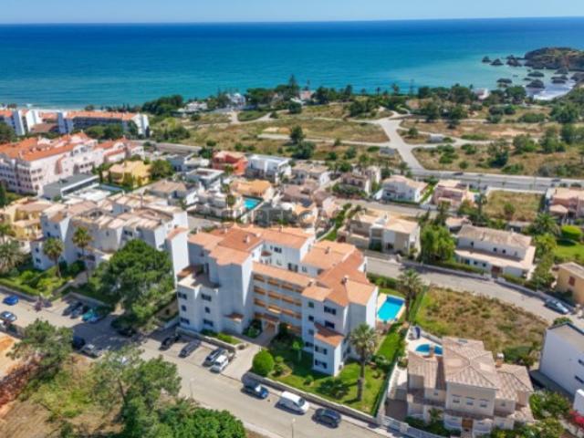 T2 Duplex com Vista Mar, 2 Terraços e Piscina a 300m da Praia