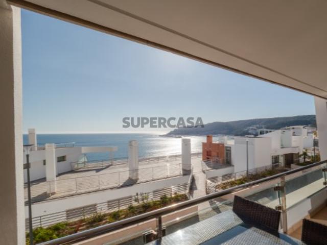 T2 duplex com vista mar em Sesimbra Praia da Califórnia