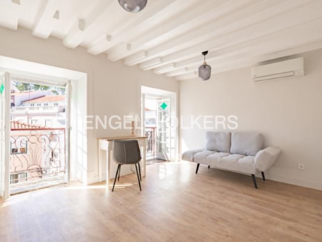 T2 Duplex com Vista Única sobre o Castelo de São Jorge