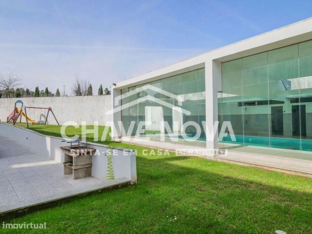 T2 Duplex Cond. Privado c/piscina Quinta dos Prados em Alfena