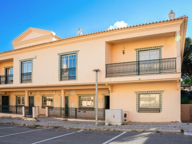 T2 Duplex a 100 metros da Praia da Oura – Quinta Pedra dos B. 131m² Albufeira e Olhos de Água