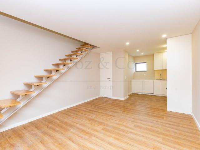 T2 Duplex | Loja Convertida | 94 m² | Vila Nova de Gaia