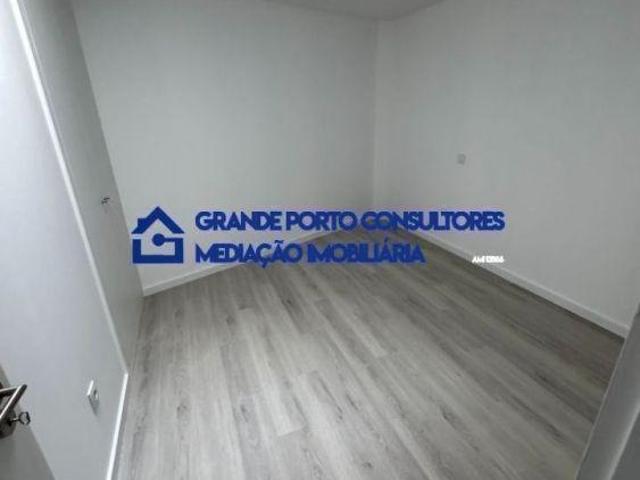 T2 Duplex Matosinhos Sul junto Av. Serpa Pinto | 26064090836