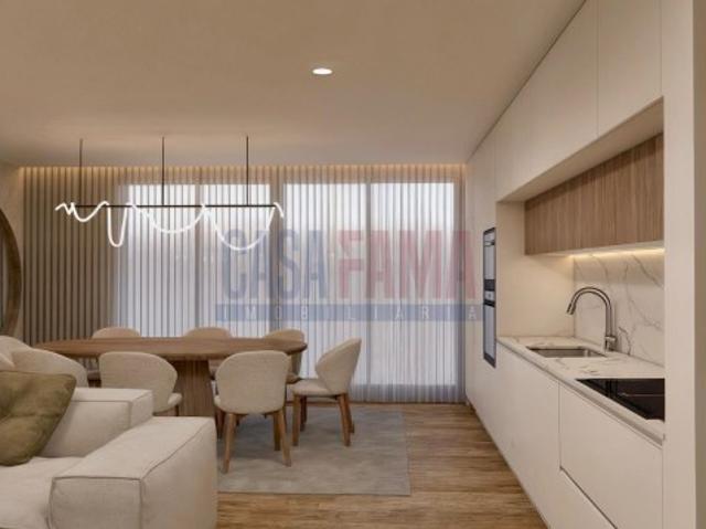 T2 DUPLEX no Coração da Póvoa de Varzim Junto ao Metro e com 2 Lugares de Garagem