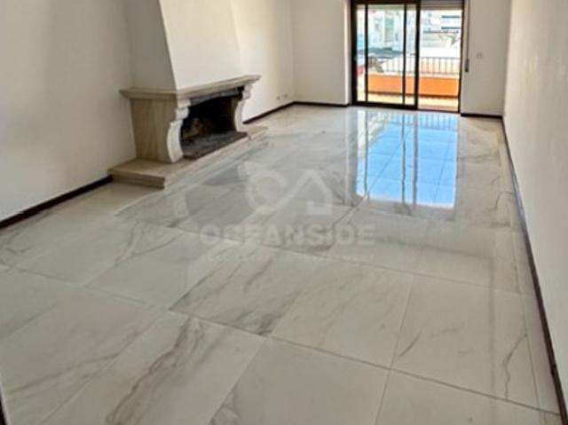 T2 Duplex, no Bairro de Santa Teresinha Parede