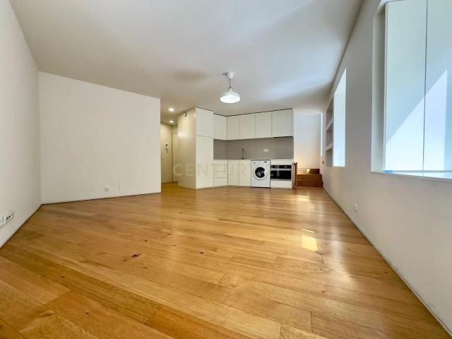 T2 duplex na rua de Cedofeita