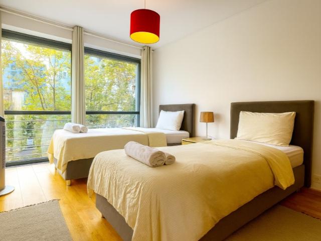 T2 em Condomínio com Piscina na Expo