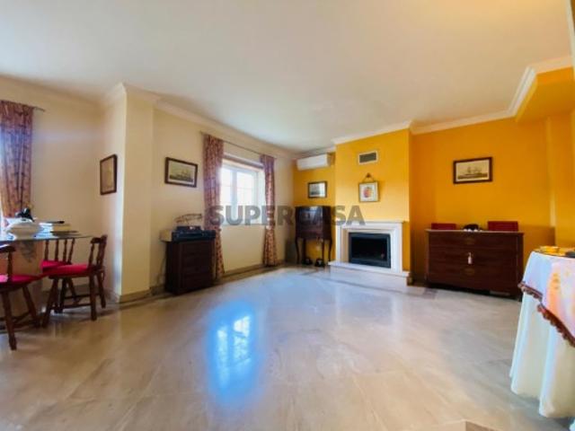 T2 EM CONDOMINIO EM CASCAIS
