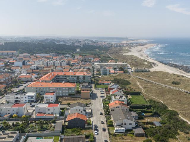 ​T2 em Condomínio Fechado com Vista Mar – Esposende