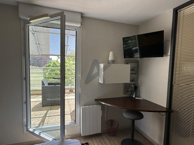 T2 en dernier étage avec terrasse