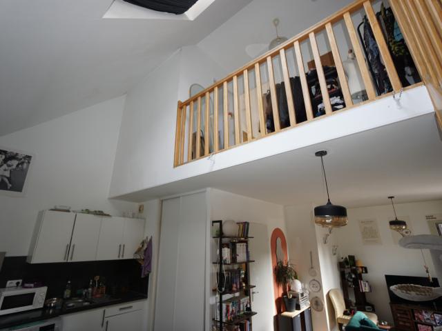 T2 EN DUPLEX AVEC PARKING ET CAVE PROCHE CENTRE ET COMMODITÉS