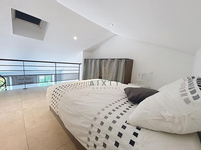 T2 en duplex Place Pol Lapeyre 54,82 m2 1180 Eur