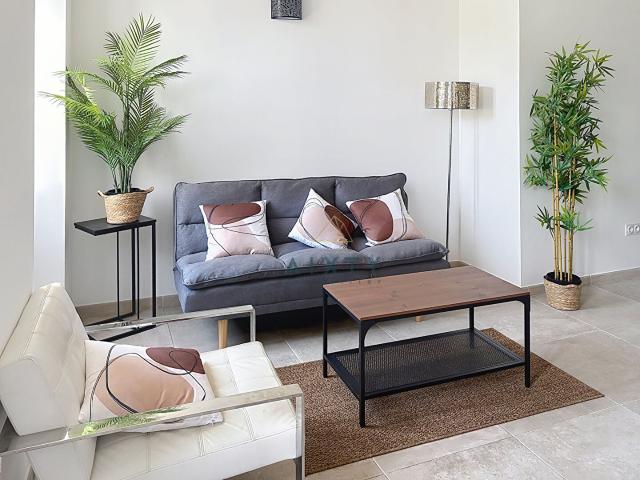 T2 en duplex Place Pol Lapeyre 54,82 m2 1180 Eur