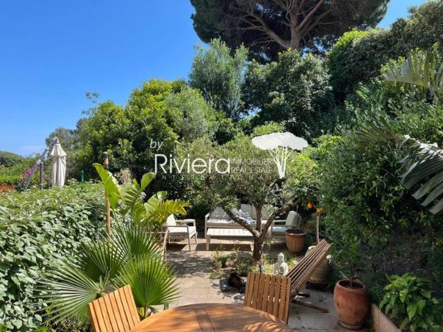 T2 EN REZ DE JARDIN AVEC VUE MER ET GARAGE !
