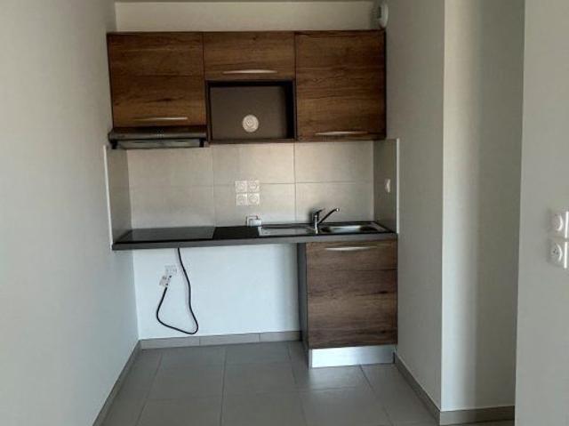 T2 ENTIEREMENT NEUF AVEC BALCON ET PLACE DE PARKING