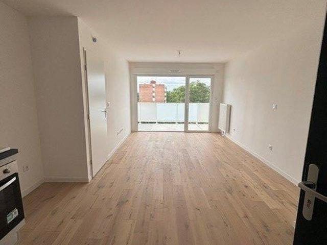 T2 ENTIEREMENT NEUF AVEC BALCON ET PLACE DE PARKING