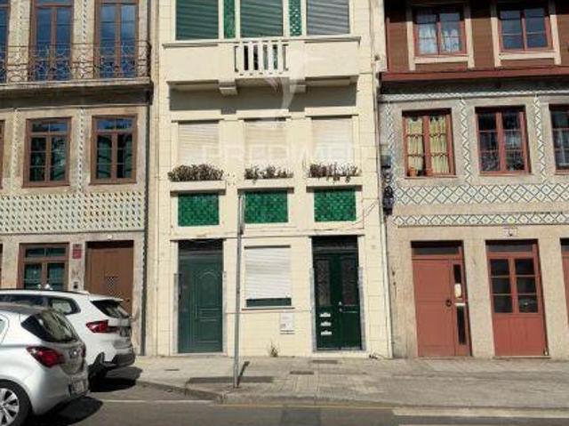 ? T2 Exclusivo na Praça da República | Centro do Porto | 26084097952