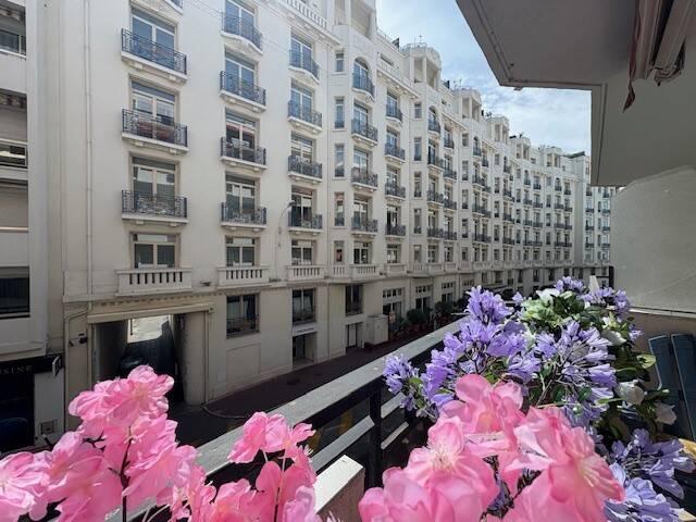 T2 face hôtel le Martinez