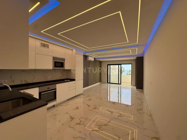 T2 Frente Mar em Quarteira | Totalmente Renovado com Vista D. 72m² Quarteira