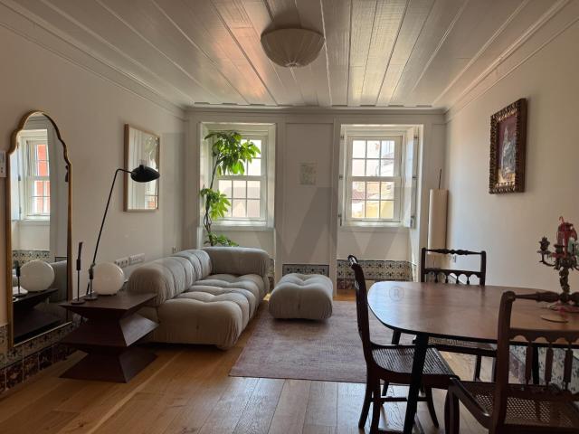 T2 furnished in Travessa de Santa Quitéria, Campo de Ourique