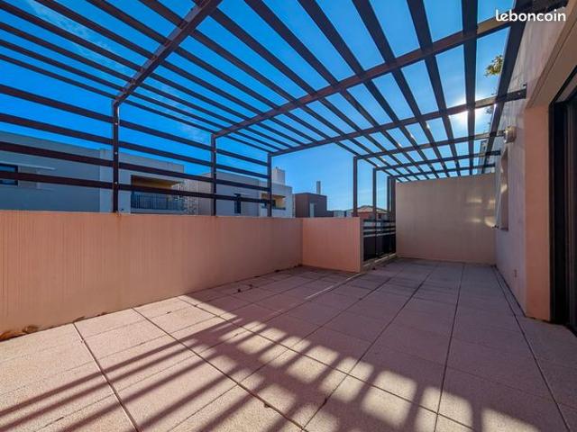 T2 Grande terrasse + Garage fermé