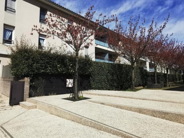T2 Impeccable avec garage