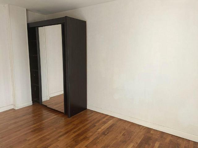 T2 LIBRE et VIDE 43 M2 GRENOBLE FAIBLES CHARGES