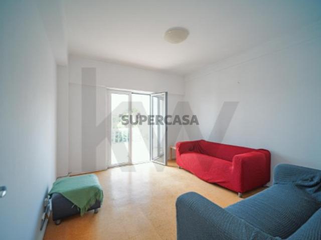 T2 Luminoso com localização Premium em Vila Franca de Xira