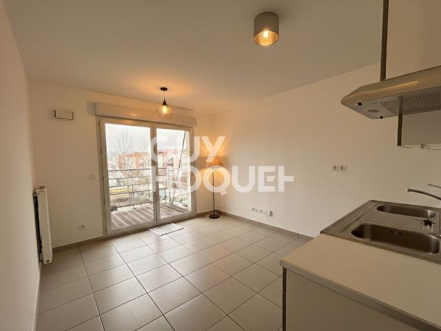 T2 lumineux avec balcon et garage