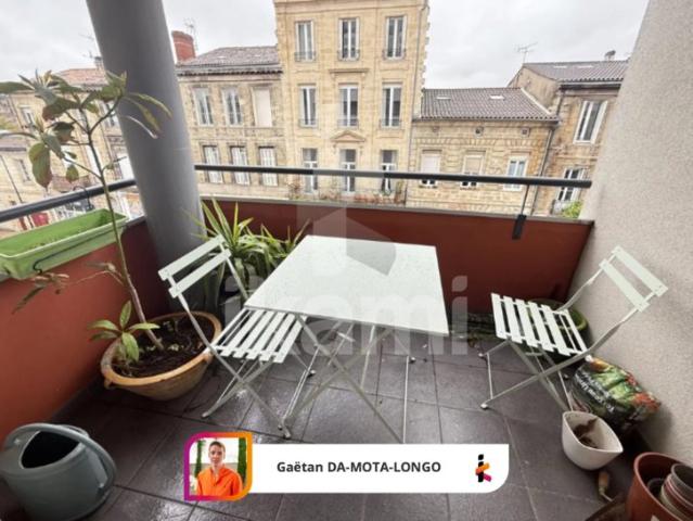 T2 lumineux avec balcon et parking Cours de l'Yser, Bordea