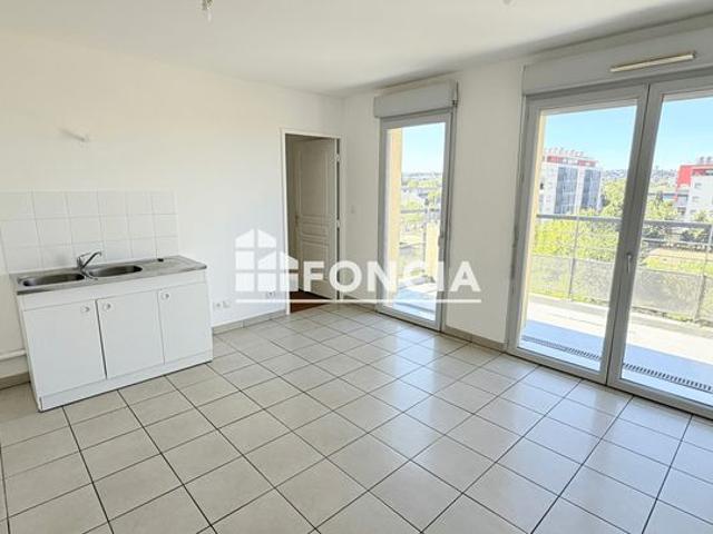 T2 Lumineux avec Balcon, Parking et Tramway – Villeurbanne Rue de Verdun