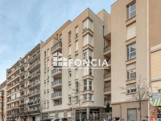 T2 lumineux avec garage à Lyon 8ème